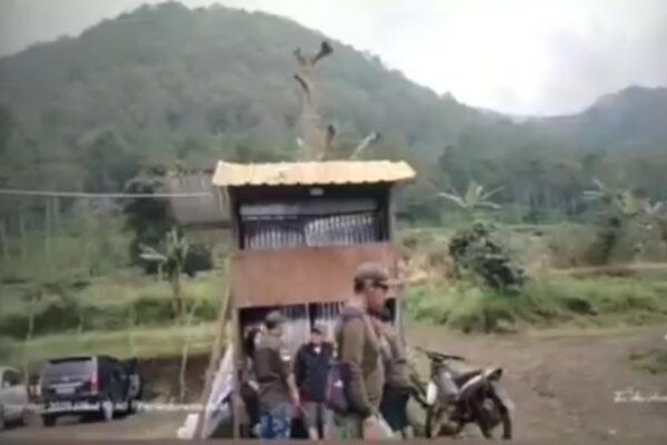 Gunung Panderman ditutup sementara. Alasan: CUACA EKSTREM & POTENSI BAHAYA. Tujuan: KESELAMATAN PENDAKI & PEMULIHAN EKOSISTEM. Mohon pengertian dan kerja samanya. 🙏