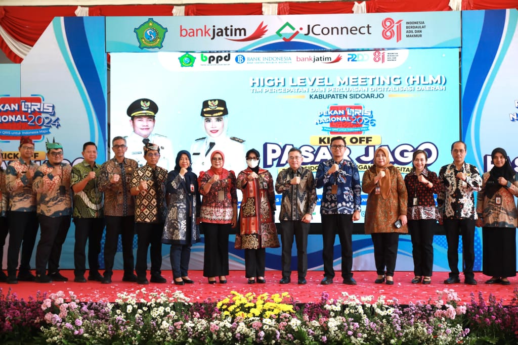 Plt Kepala BPPD Sidoarjo Yudhi Iriyanto memaparkan capaian transaksi MyRetribusi
