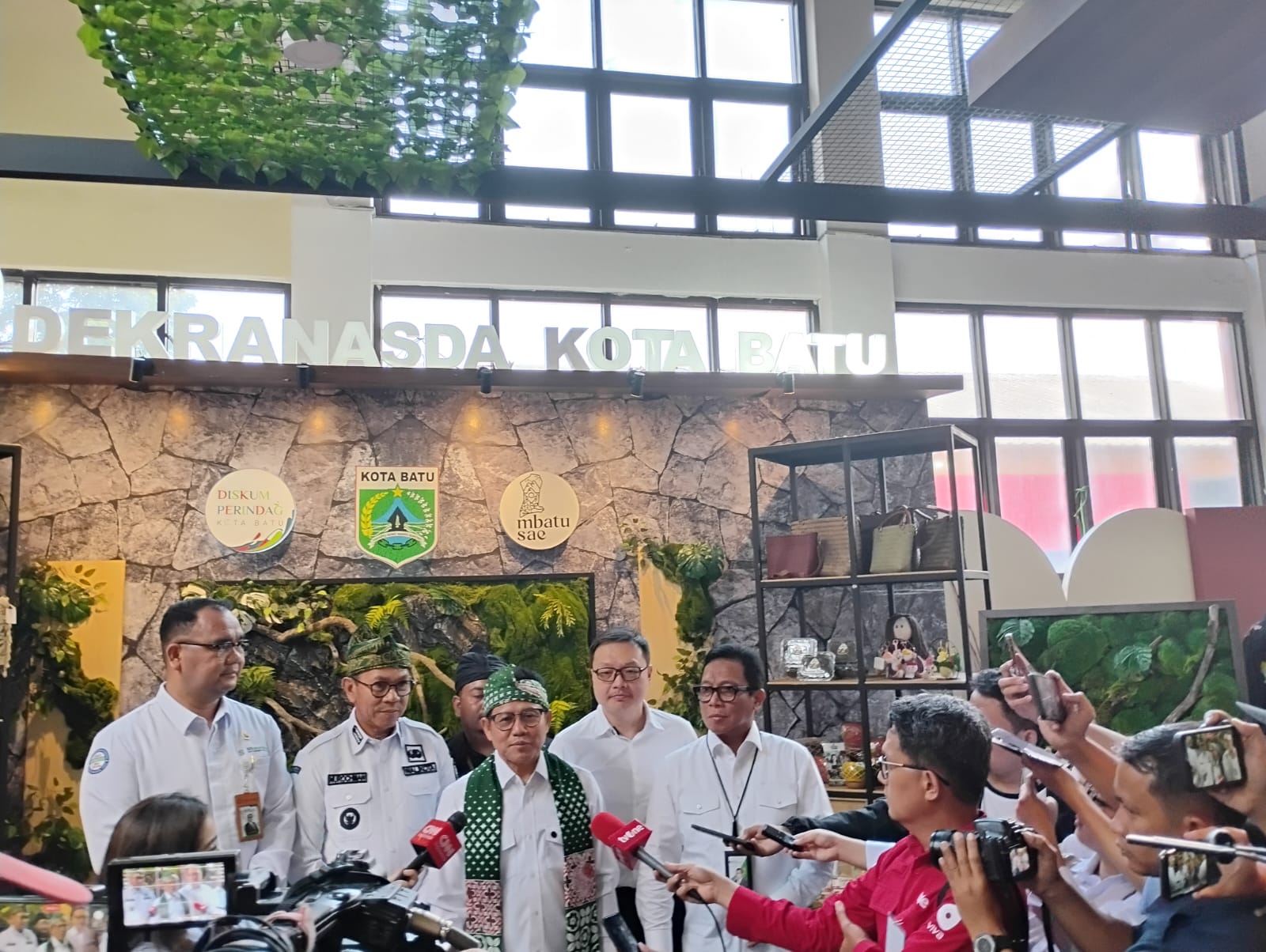 Menko PM: Pemerintah harus jadi fasilitator, bukan hanya regulator. PBC Batu wujud nyata komitmen penguatan ekosistem UMKM nasional.