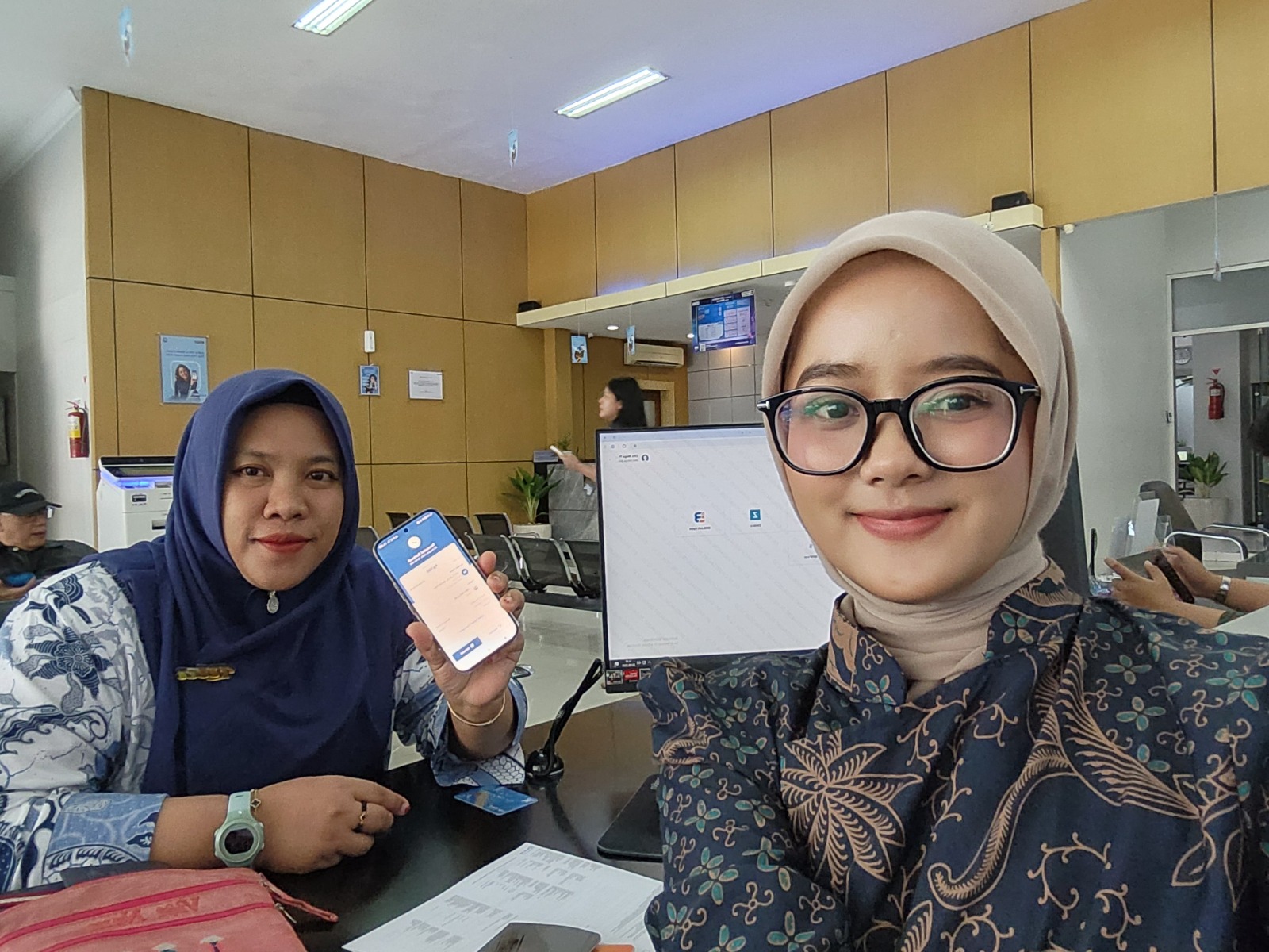 Tampilan Contact BRI 1500017 dan Asisten Virtual BRI Sabrina.