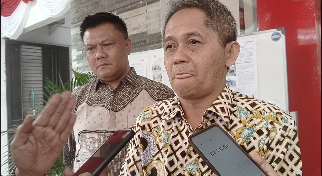 PN Malang lakukan sita eksekusi dua SHM di Bank Jatim, namun bank klaim rugi dan belum serahkan sertifikat. Simak selengkapnya