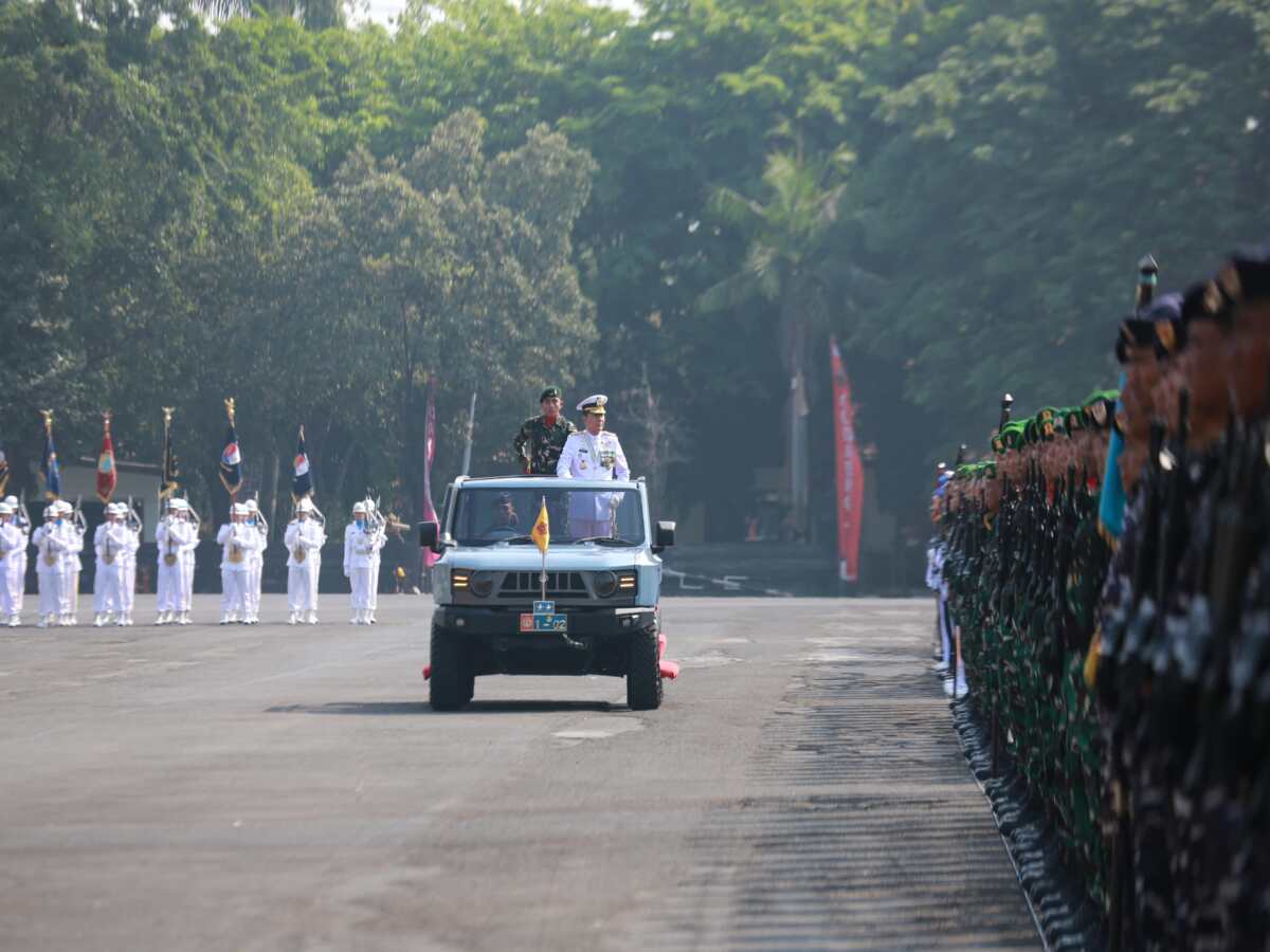Sinergi TNI-Polri warnai peringatan HUT TNI.
