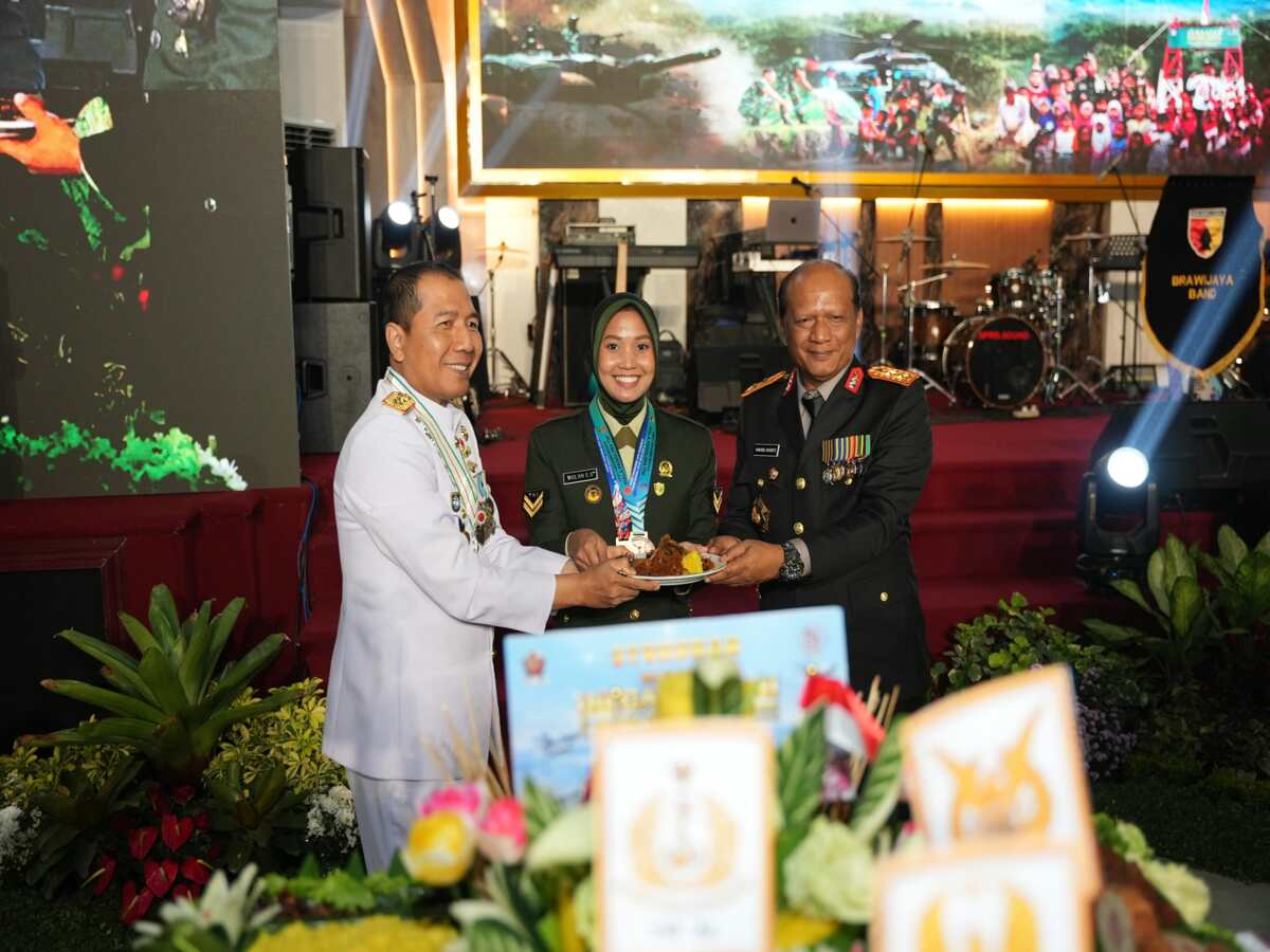 Sinergi TNI-Polri warnai peringatan HUT TNI.