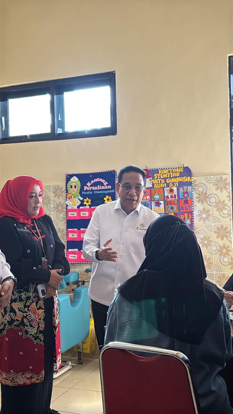 Kepala Puskesmas Bumiaji dr. Kartini Kristalina memberikan keterangan kepada media.