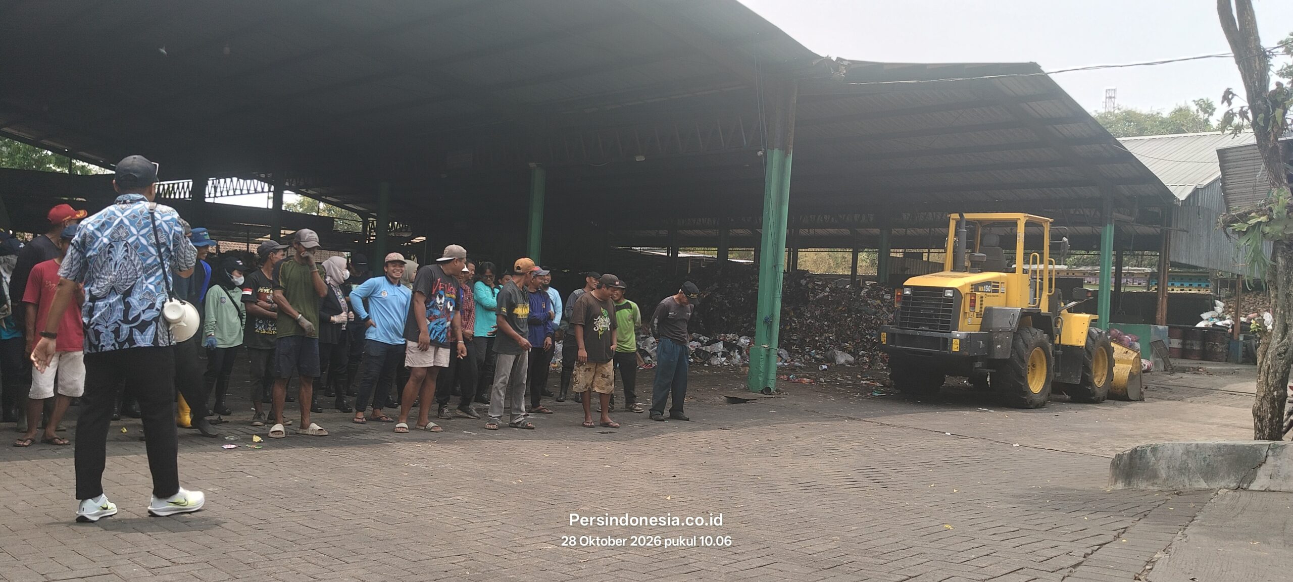 Peserta berasal dari Direktorat Sanitasi Kementerian PU bersama rombongan Dinas Kabupaten Tegal.