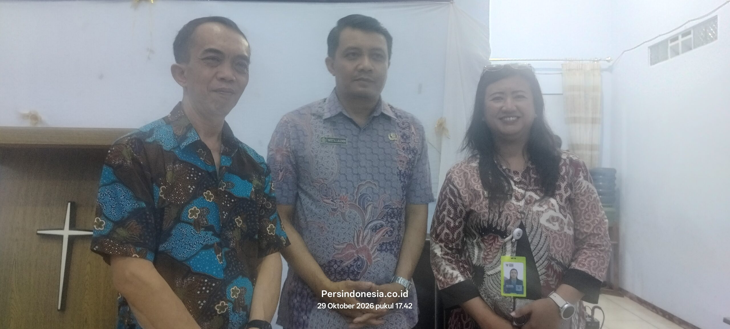 Penyuluh Agama Kristen Kemenag Kabupaten Malang Yafeta Lalenoh memberikan keterangan kepada awak media.